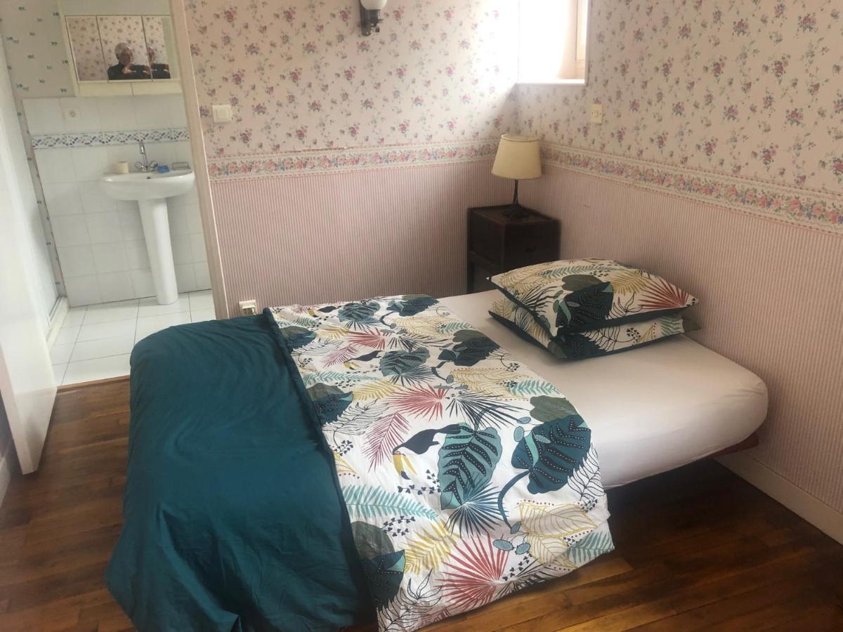 Gite -Belle Maison Dans Une Ancienne Ecole-Tarif Reduit Hors We ! Chanzeaux 外观 照片